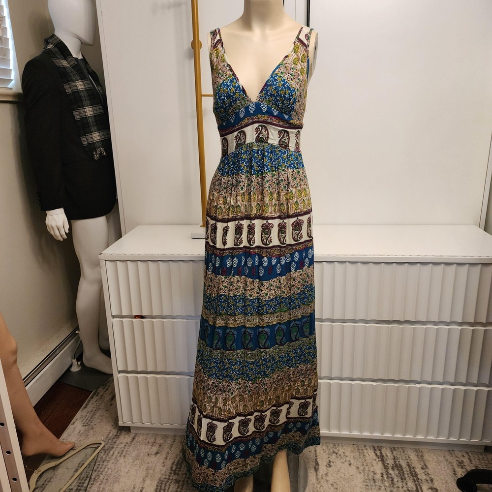 M Sleeveless Boho V-Neck Printed Maxi Dress Blue and White Paisley Patchwork